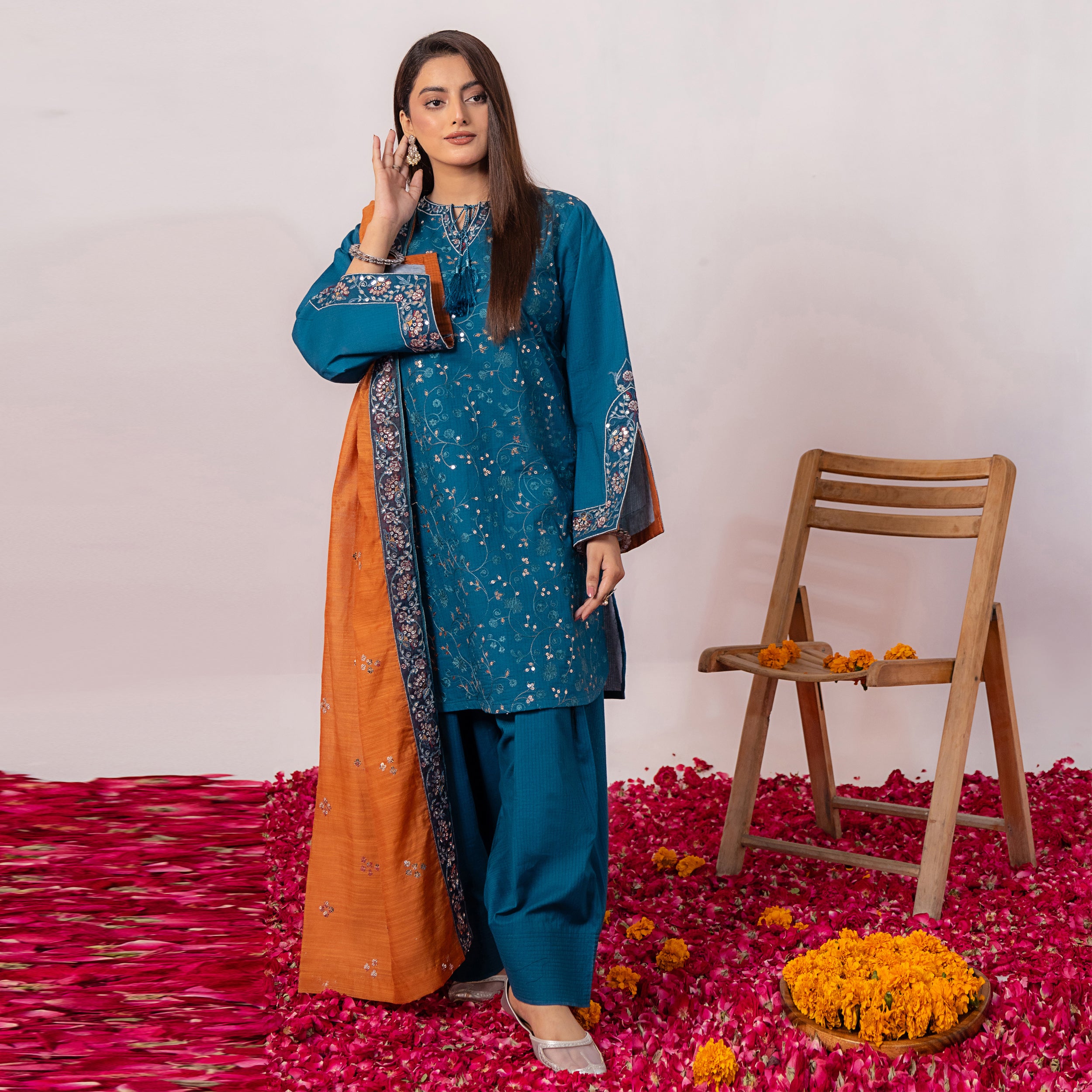 Noor-e-naaz