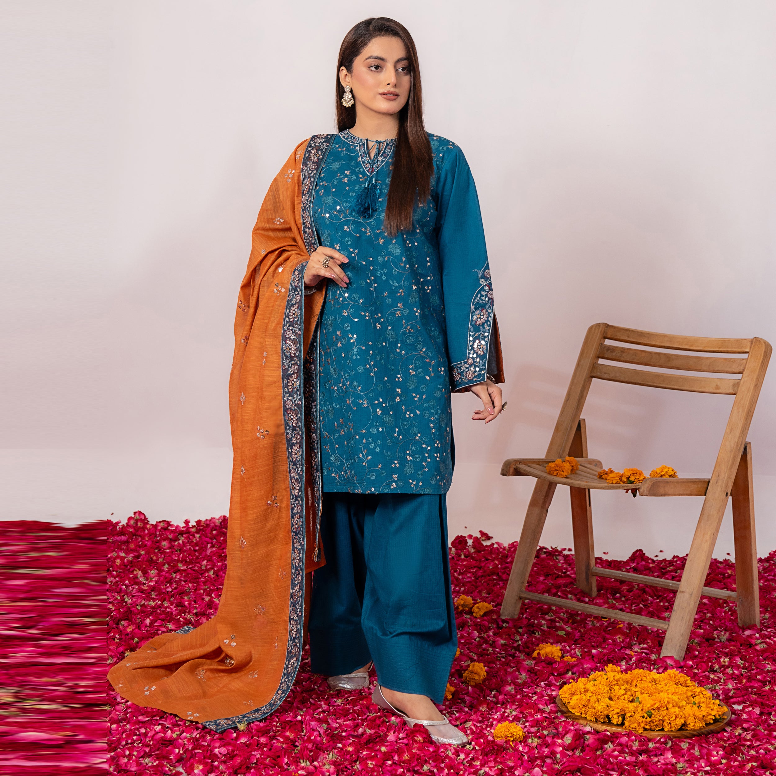 Noor-e-naaz